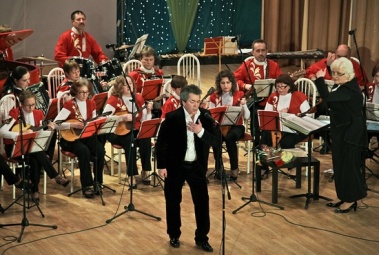 Солисту Пражской оперы подыграл кушвинский оркестр