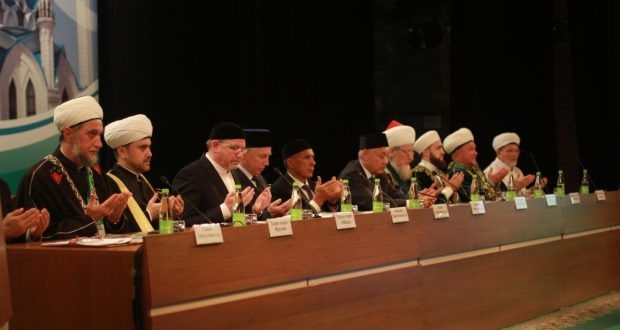 ФОТОРЕПОРТАЖ: “Милли тормыш һәм дин” VIII Бөтенроссия татар дин әһелләре форумы пленар утырышы