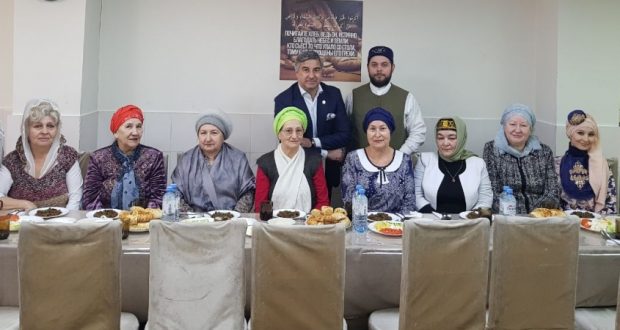 Василь Шайхразиев посетил мечеть Хабаровска