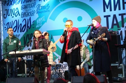 На улице Баумана состоялся молодежный концерт «Мин татарча сөйләшәм!»