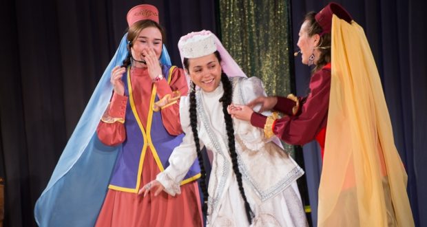 В Челябинске состоялась премьера спектакля “Башмагым” возрожденного татарского театра