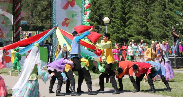 Кузбасские татары приняли участие в межрегиональном празднике «Сабантуй» в Горном Алтае
