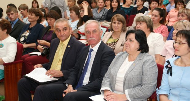 Губернатор Сергей Морозов выступил с инициативой запуска проекта по изучению родных языков народов Ульяновской области на разговорном уровне