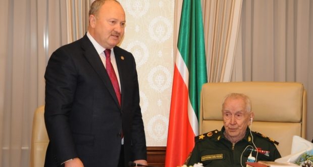 В Полпредстве Татарстана поздравили Героев Отечества