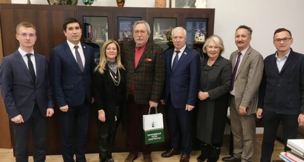 Конгресс татар посетила внучка Садри Максуди