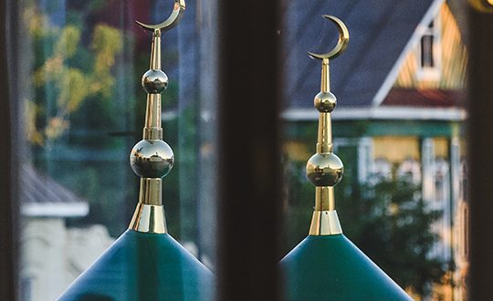 Празднование Курбан-байрама в г.Казани===Золоченые наконечники с полумесяцами на башнях ограждения мечети Аль-Марджани во время празднования Курбан-байрама в г.Казани