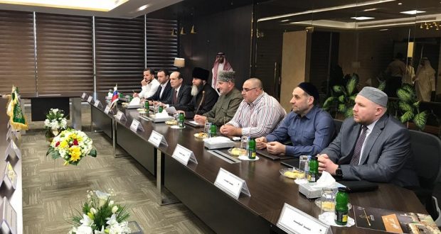 В Мекке состоялась встреча представителей хадж-миссии России
