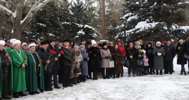 В Оренбурге провели Патриотическую акцию ко дню рождения М. Джалиля