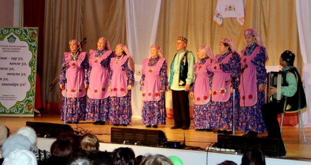 Более 250 участников собрал фестиваль «Ижау моңнары» в Ижевске