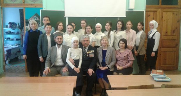 Встреча в татарской гимназии города Саратова