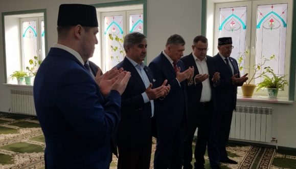 Василь Шайхразиев посетил мечеть “Гайша”