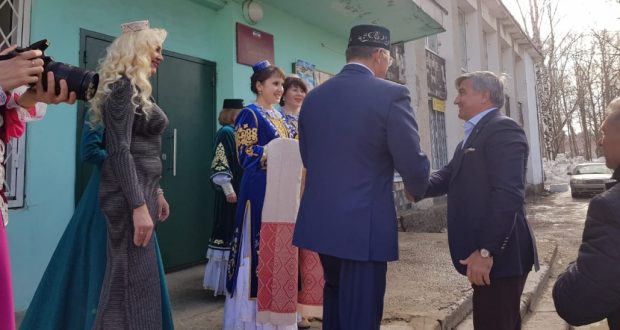 Милли Шура рәисе Йошкар-Ола шәһәрендә татар мәдәнияте үзәге белән танышты