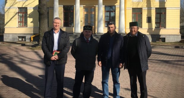 Самая западная делегация российских татар на окружном заседании в Санкт-Петербурге