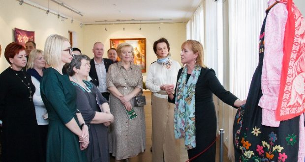 Более 200 экспонатов искусства казанских татар из собрания Нацмузея РТ представили в Кемерово