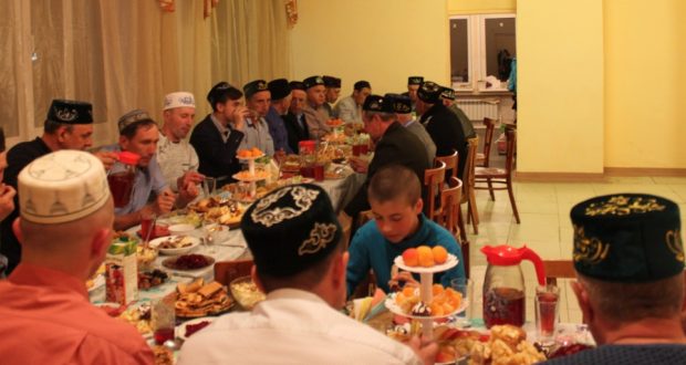 «Штаб татар» собрал на ифтар мусульманские общины Агрызского района