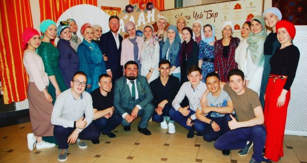 В Москве провели второй молодежный ифтар