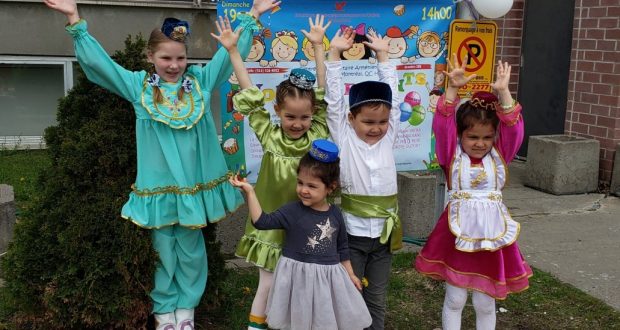 Дети Центра татарской культуры Мирас исполнили народные песни на городском празднике культур в Монреале