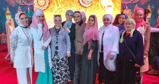 В Москве мусульманские женщины собрались на ифтар