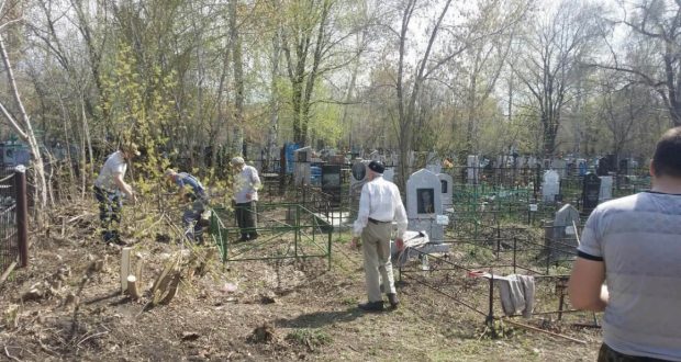 На мусульманском кладбище Сызрани прошел субботник
