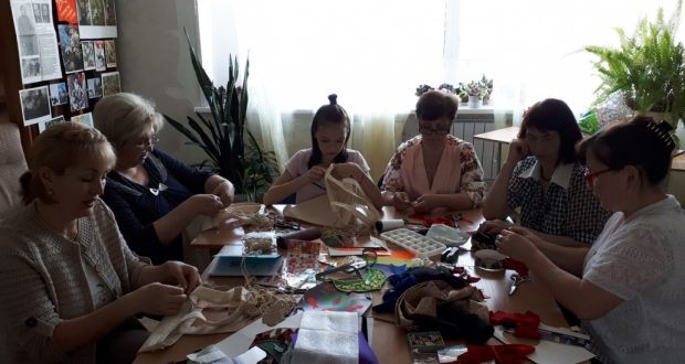 Master class on tailoring and design of national   accessories   held in Zlatoust