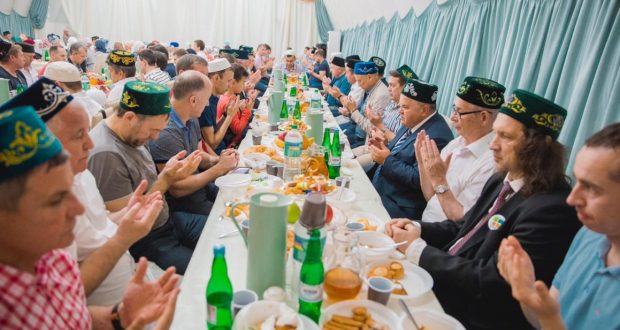 Iftar  by   “The Shtab of Tatars  (Tatars Headquarters)” at the Yardam mosque will become traditional