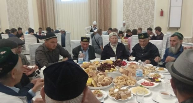 В Кыргызстане на ифтар собралось 180 человек