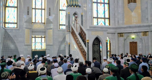 Муфтий РТ возглавил джума-намаз татарских имамов со всей России