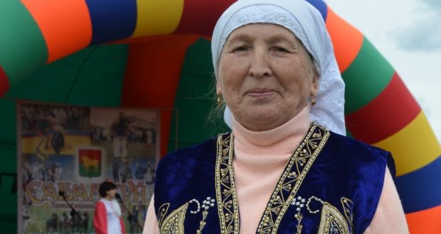 Подарила свой татарский жилет