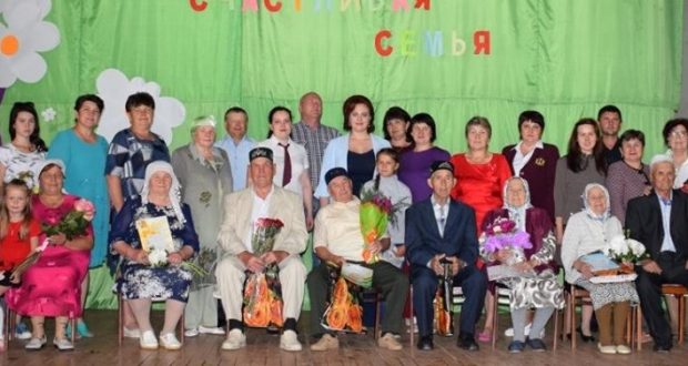 Ульяновск өлкәсенең Үрән авылында үрнәк гаиләләрне хөрмәтләделәр