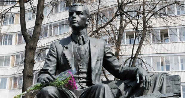 Дни культуры Татарстана начнутся с церемонии возложения цветов к памятнику Габдулле Тукаю