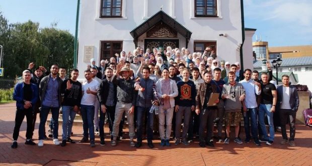 Участники Форума мусульманской молодежи направились в Болгар. Сегодня – 1 день всероссийского слета