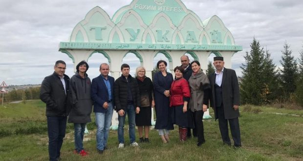 Басма матбугатларының баш мөхәррирләре Чувашиядәге татар авыллары белән таныша