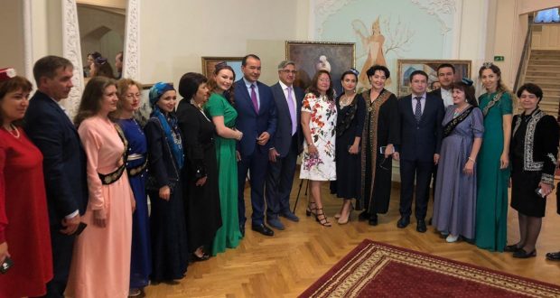Председатель Национального совета Василь Шайхразиев встретился с представителями татарских общественных организаций Узбекистана