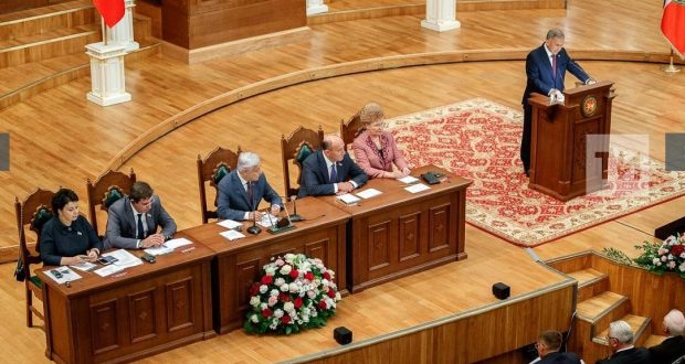 Minnikhanov set the task to the RT State Council to create optimal conditions for supporting native languages