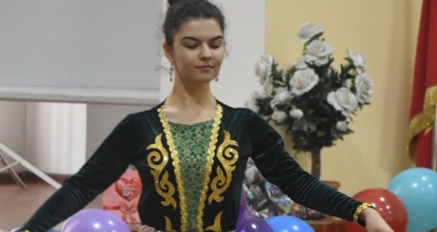 Finalist of the 2019 Tatar Kyzy International Competition held a chak-chak holiday