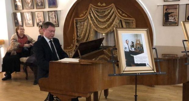 Татарская филармония приняла в дар от семьи Ильгама Шакирова его рояль