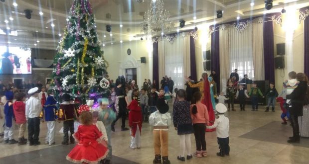 В Иссык-Кульской области организовали Новогоднюю ёлку с участием Кыш Бабая