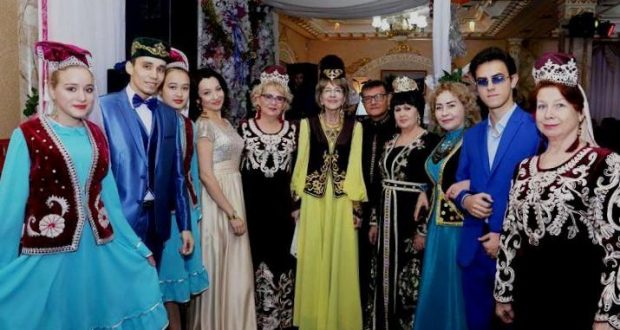 Новогодний вечер “В кругу друзей“ в Ташкенте