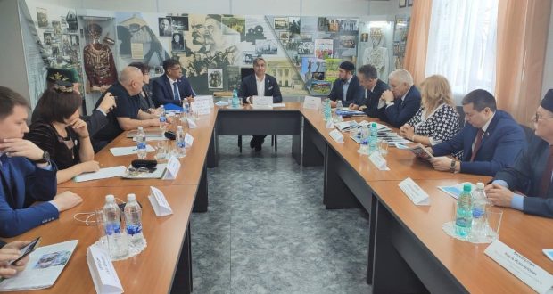 Vasil Shaykhraziev met with representatives of the Tatar public organizations of the Siberian Federal District