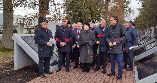 В Багратионовске почтили память поэта-воина Фатыха Карима