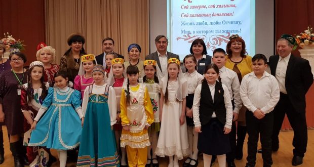 Нижневартовск шәһәрендәге татар балалары туган телебезне өйрәнә