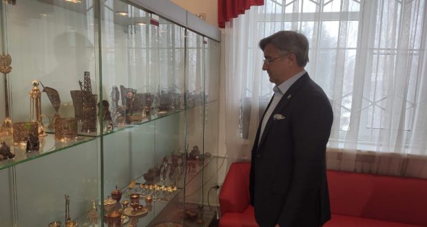 Председатель Национального совета посетил знаменитый Красносельский музей ювелирного и народно-прикладного искусства
