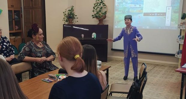 В Ижевске провели мастер-класс по раскрашиванию тюбетеек и татарские игры