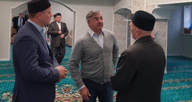 Василь Шайхразиев ознакомился с ходом строительства мечети в Новочебоксарске