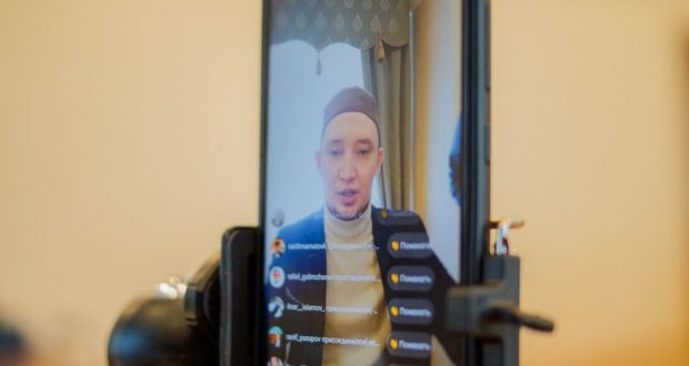 В Казани стартовали онлайн-лекции об Исламе: вчера рассказали о шариате и его достоинствах