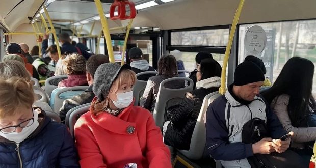 С сегодняшнего дня жители РТ обязаны находиться в общественном транспорте в масках