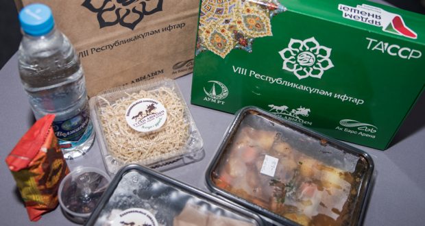 Those in need in Tatarstan were given 18,000 lunch boxes as part of the VIII Republican Iftar. Distribution continues