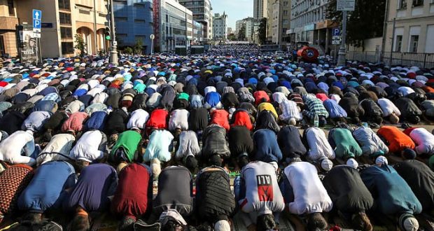 Ураза-байрам в этом году пройдет без массовой молитвы у Соборной мечети в Москве