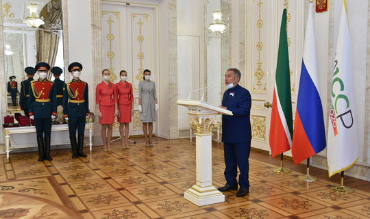 В День России Рустам Минниханов вручил государственные награды Российской Федерации и Республики Татарстан