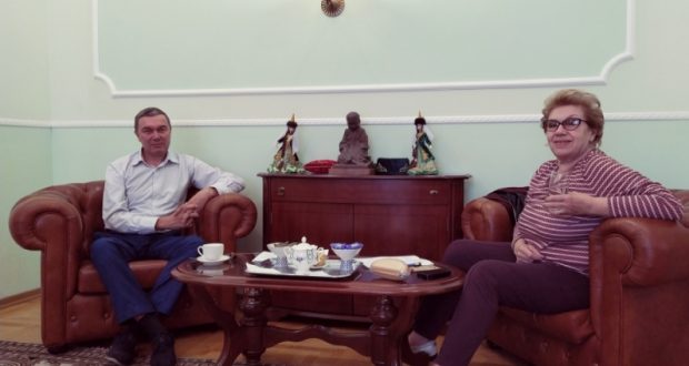 Ренат Валиуллин обсудил мероприятия в рамках Дней татарской культуры с режиссёром Ниной Прахарж